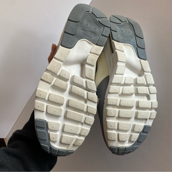 Nike Air Max 1 Ultra Moire Sneaker White & Grey Size 7.5 - Picture 6 of 9